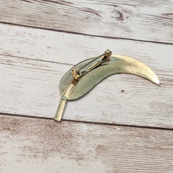 Vintage Brooch / Pin - Gold Tone Feather/Leaf - Picture 7 of 10